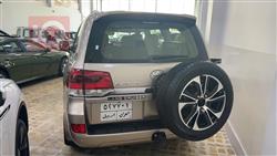 تۆیۆتا لاند کروزەر